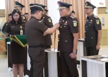 Lantik 10 Pejabat Baru Dan Berikan Penekanan Tugas, Inilah Nama Pejabat Yang Dilantik Dan Diambil Sumpah Jabatannya