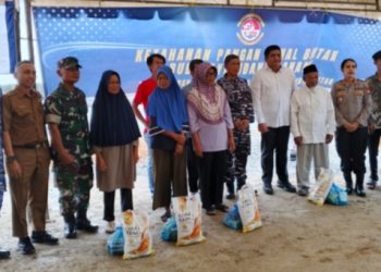 Penebaran Bibit Perdana Udang Vaname , Untuk Ketahanan Pangan di Desa Pengujan