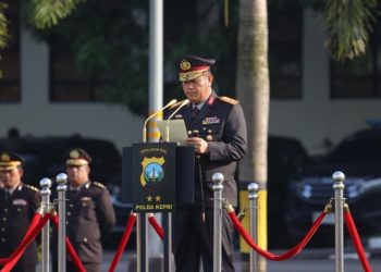 Gelar Upacara Hari Sumpah Pemuda ke-97, Polda Kepri: Berikan Penghargaan Kepada Personel Berprastasi