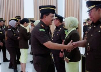 Kajati Kepri, J. Devy Sudarso: Lantik 6 Pejabat Baru, Tekankan Profesionalisme dan Integritas