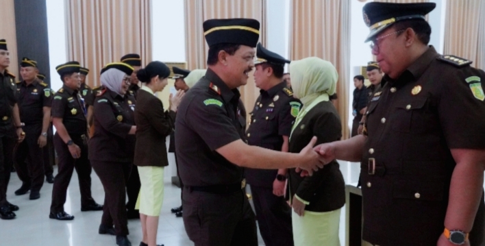 Kajati Kepri, J. Devy Sudarso: Lantik 6 Pejabat Baru, Tekankan Profesionalisme dan Integritas