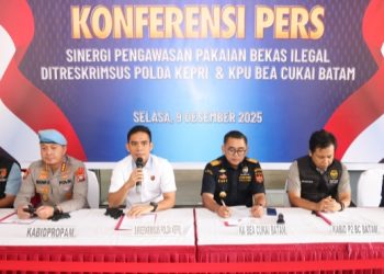 Kolaborasi, Ditreskrimsus Polda Kepri-Bea Cukai Batam, Pakaian Bekas Ilegal Dan Lima Pelaku Diamankan