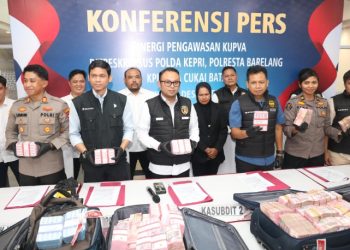 Ditreskrimsus Polda Kepri: Gelar Konferensi Pers Terkait Dugaan Pelanggaran Administratif Kepabeanan